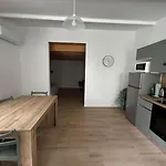 Casa Rielta, Tram E Parking *