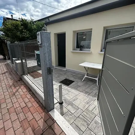 Casa Rielta, Tram E Parking Apartment