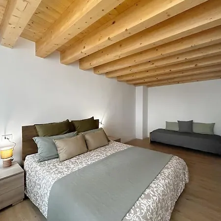 Casa Rielta, Tram E Parking 梅斯特雷