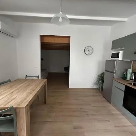 Casa Rielta, Tram E Parking *