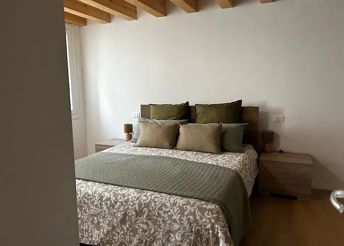 Apartman Casa Rielta, Tram E Parking